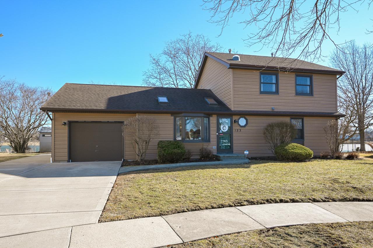 123 Heather Ln., Streamwood, IL 60107