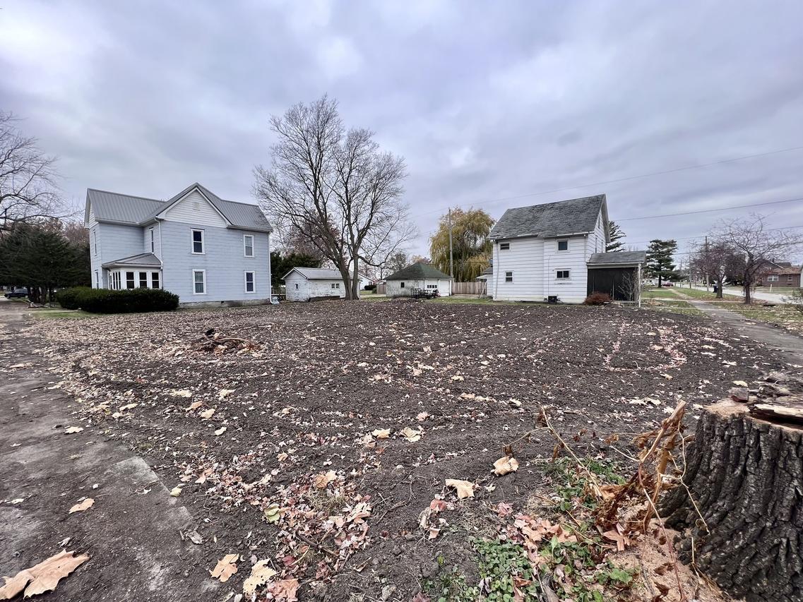 201 W Shute St., Newman, IL 61942