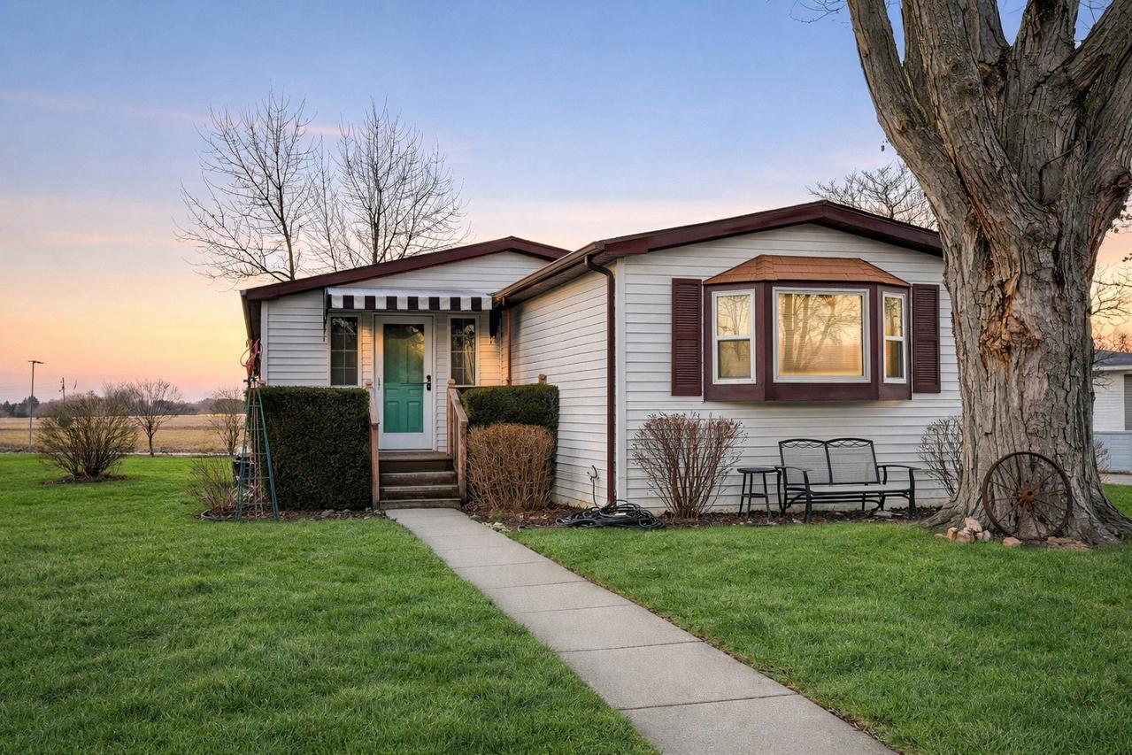 31 Poplar Dr., Sandwich, IL 60548