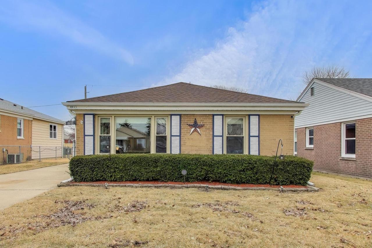 4413 Madison Ave., Brookfield, IL 60513