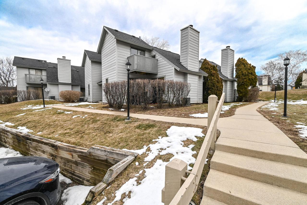 598 Dunham Rd., Gurnee, IL 60031