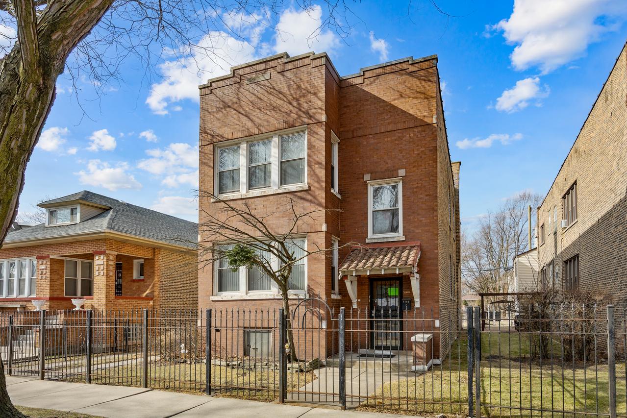 8104 S South Shore Dr., Chicago, IL 60617