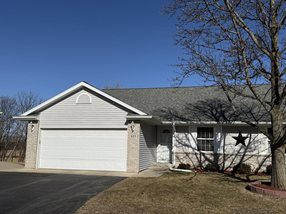 633 Park View St., Pecatonica, IL 61063