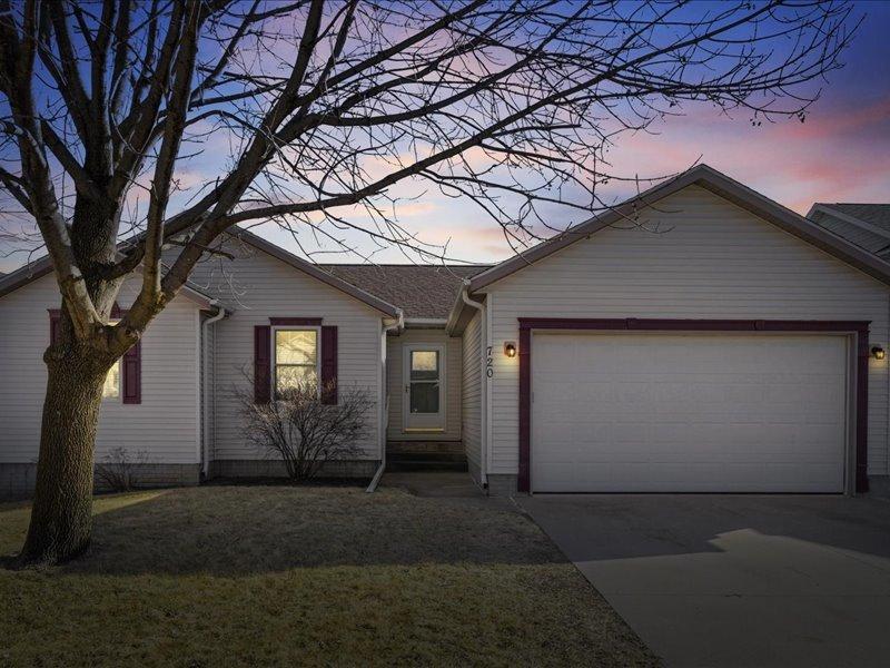 720 Cypress Dr., Colona, IL 61241