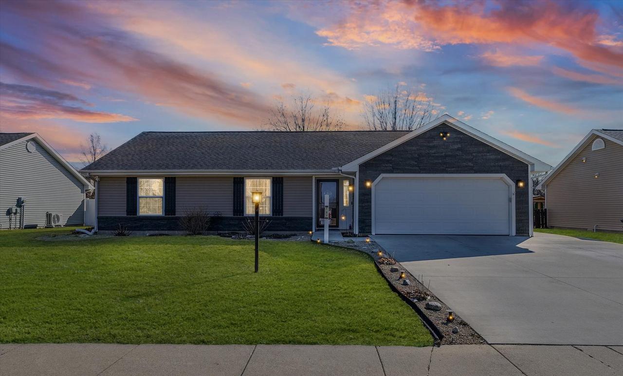 707 Bluestem Dr., St. Joseph, IL 61873