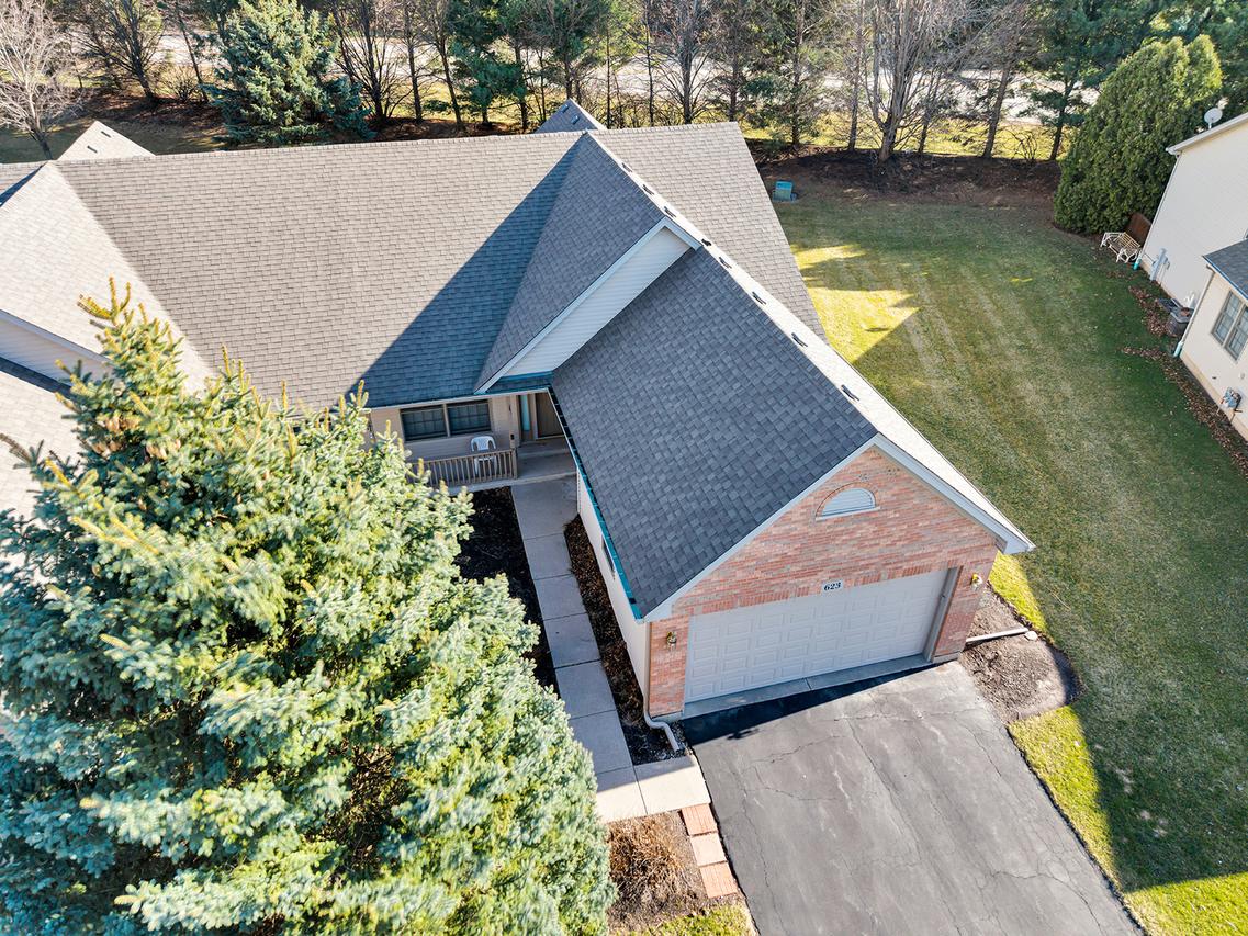 623 Hampshire Dr., Hampshire, IL 60140