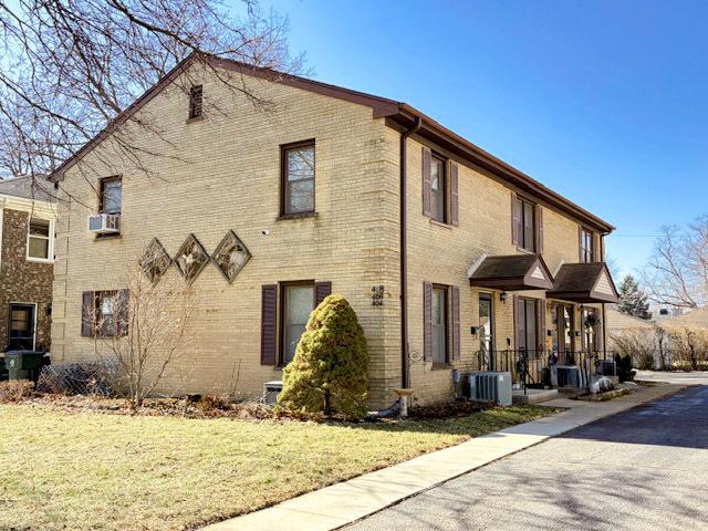 408 N Kennicott Ave., Arlington Heights, IL 60005
