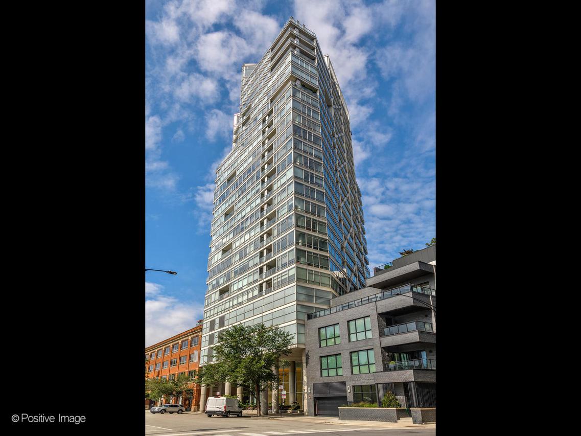 510 W Erie St. #602, Chicago, IL 60654