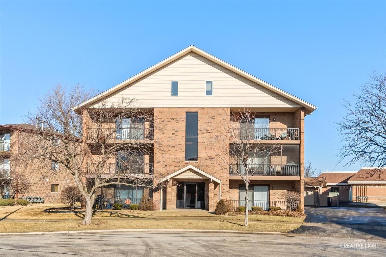 8106 W 168th Pl. #2W, Tinley Park, IL 60477