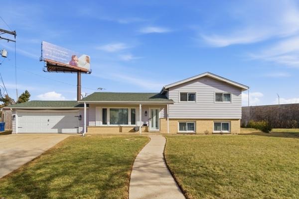 2469 Parkwood Ln., Des Plaines, IL 60018