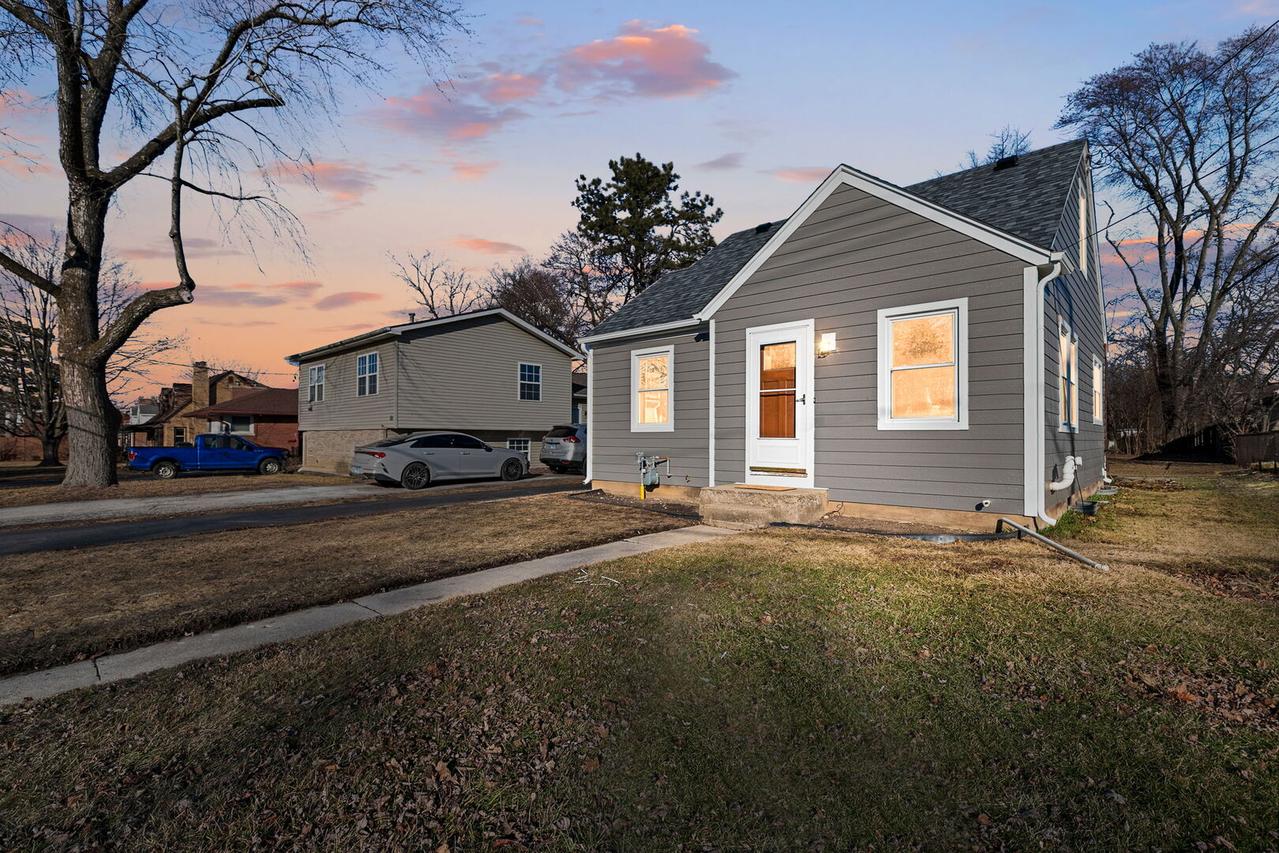 349 S Lake St., Grayslake, IL 60030