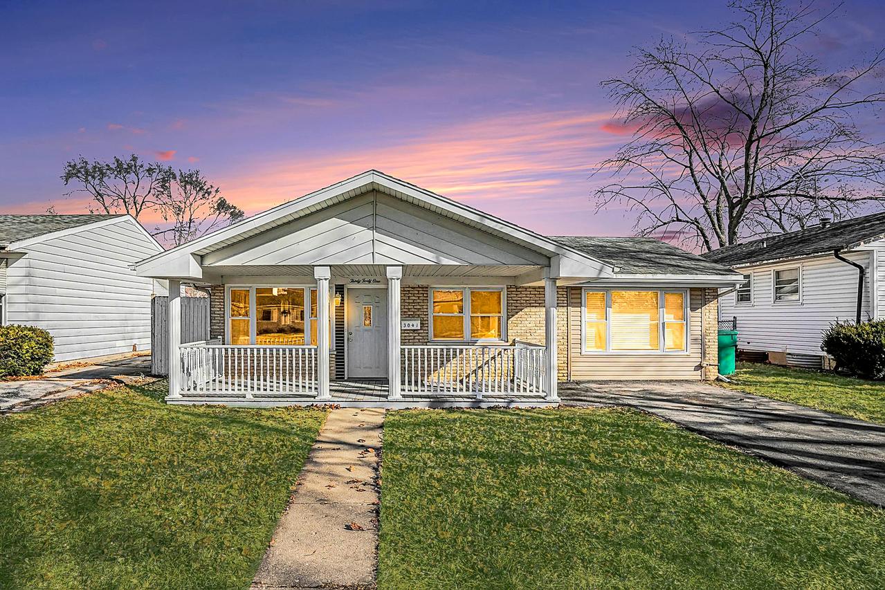3041 Hopkins St., Steger, IL 60475