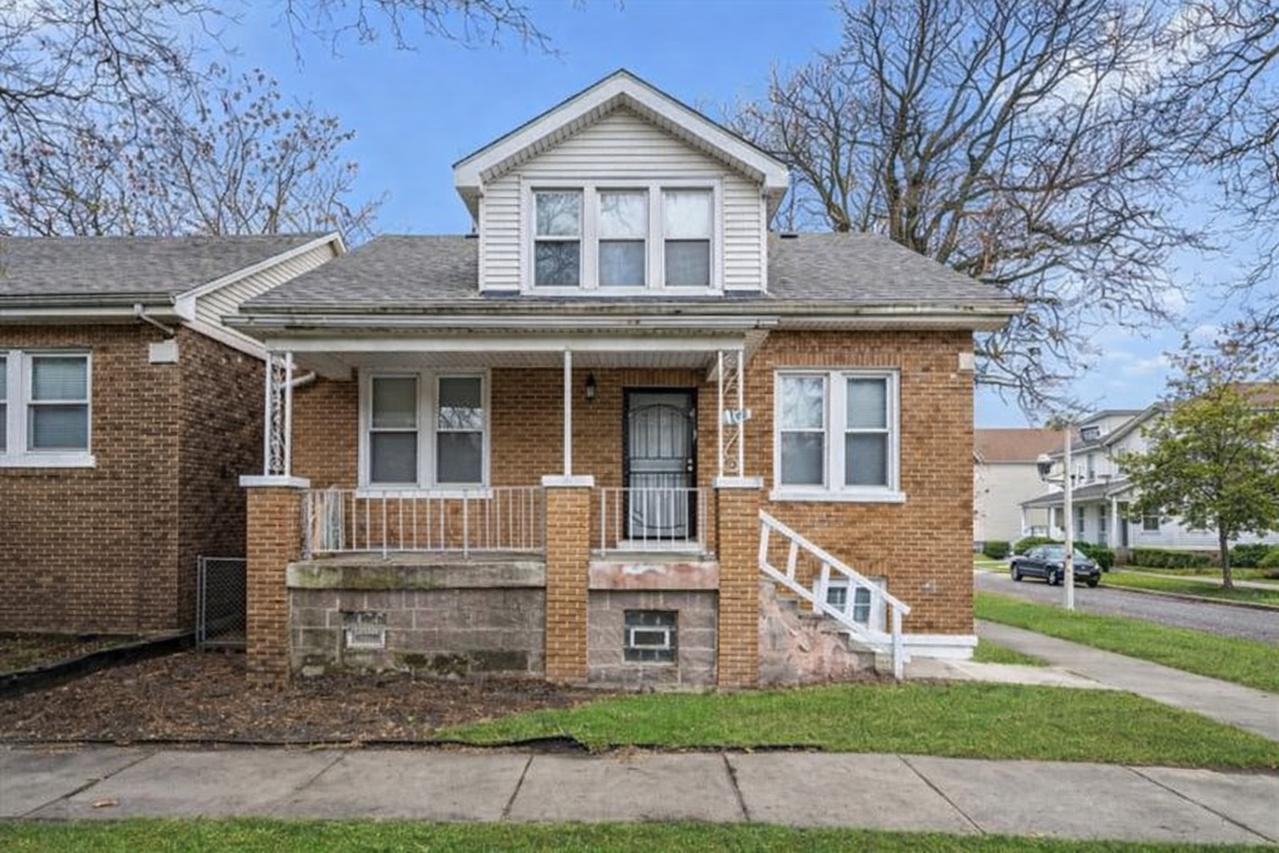 8100 S Houston Ave., Chicago, IL 60617