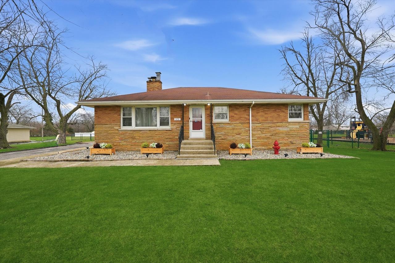 373 W Glengate Ave., Chicago Heights, IL 60411