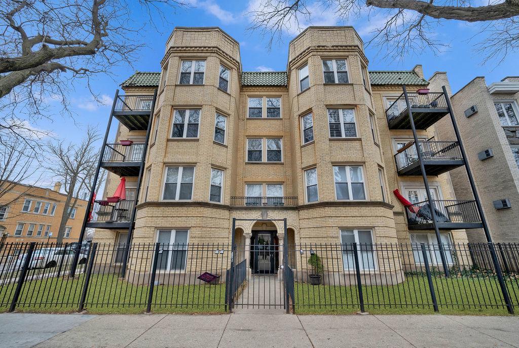 2256 W Arthur Ave. #2, Chicago, IL 60645