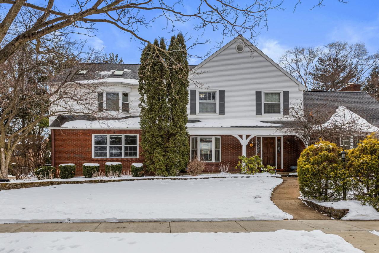 809 Ayrshire Dr., Champaign, IL 61820