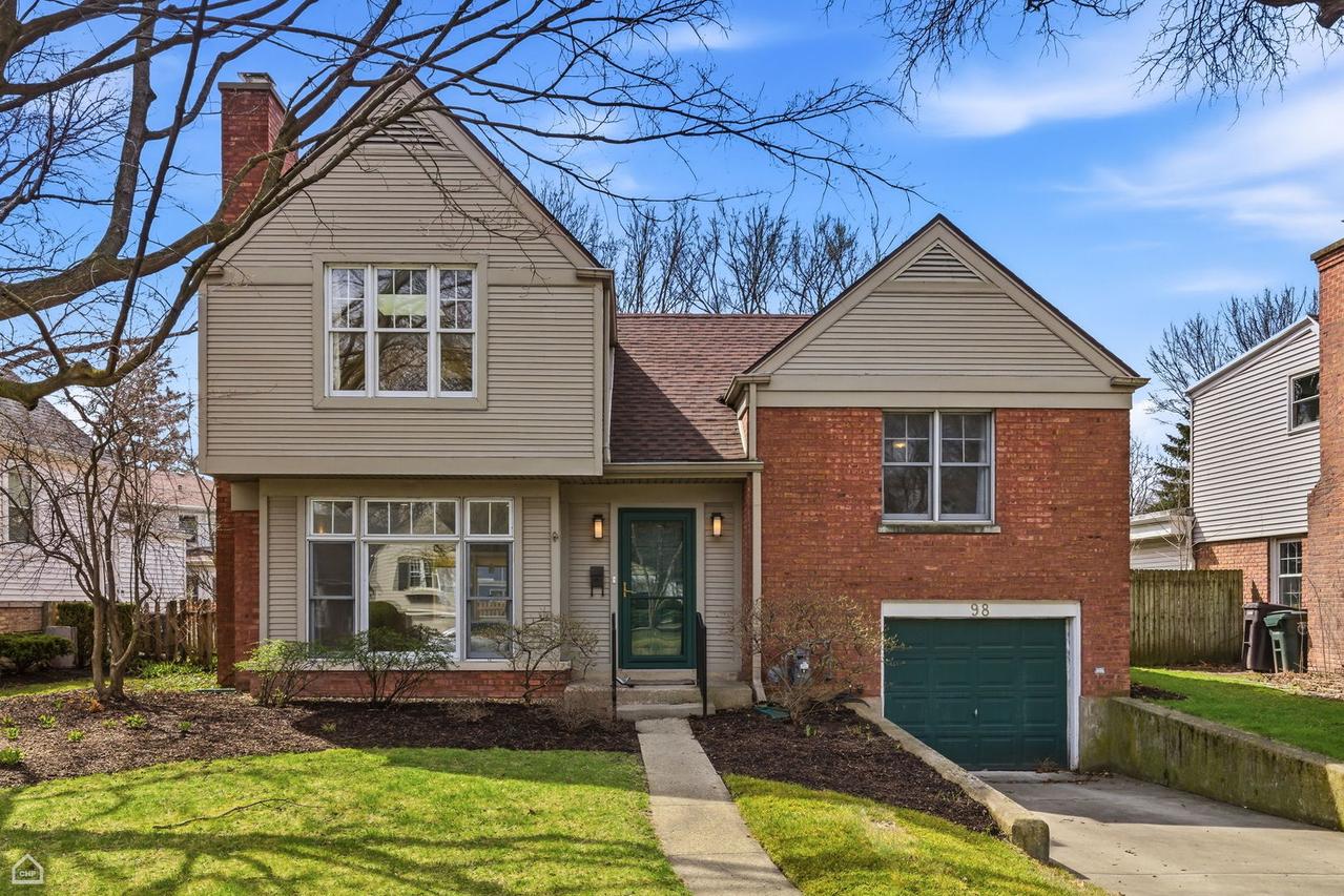 98 Williamsburg Rd., Evanston, IL 60203