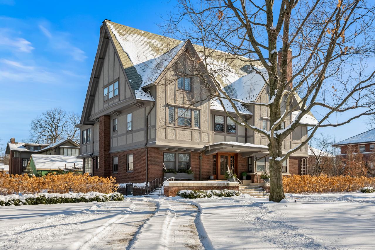 420 N Euclid Ave., Oak Park, IL 60302