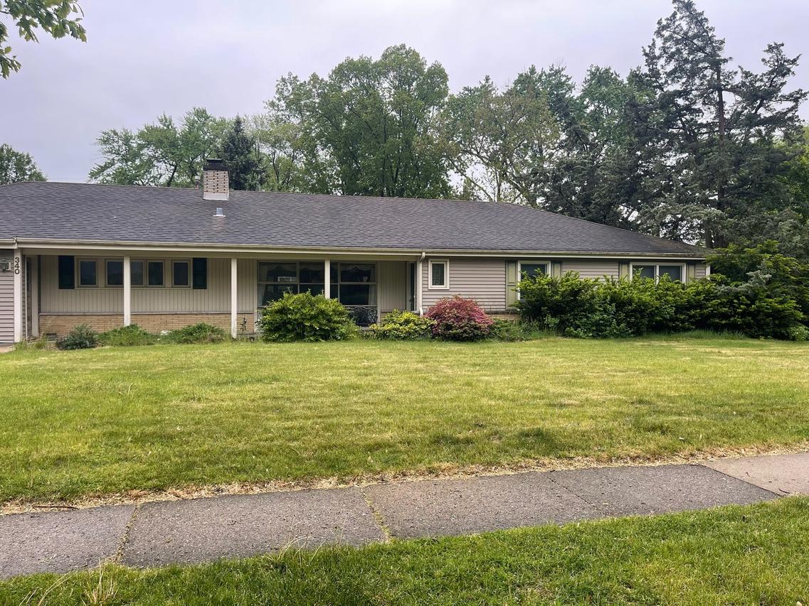 340 Parkway Dr., Wheaton, IL 60187