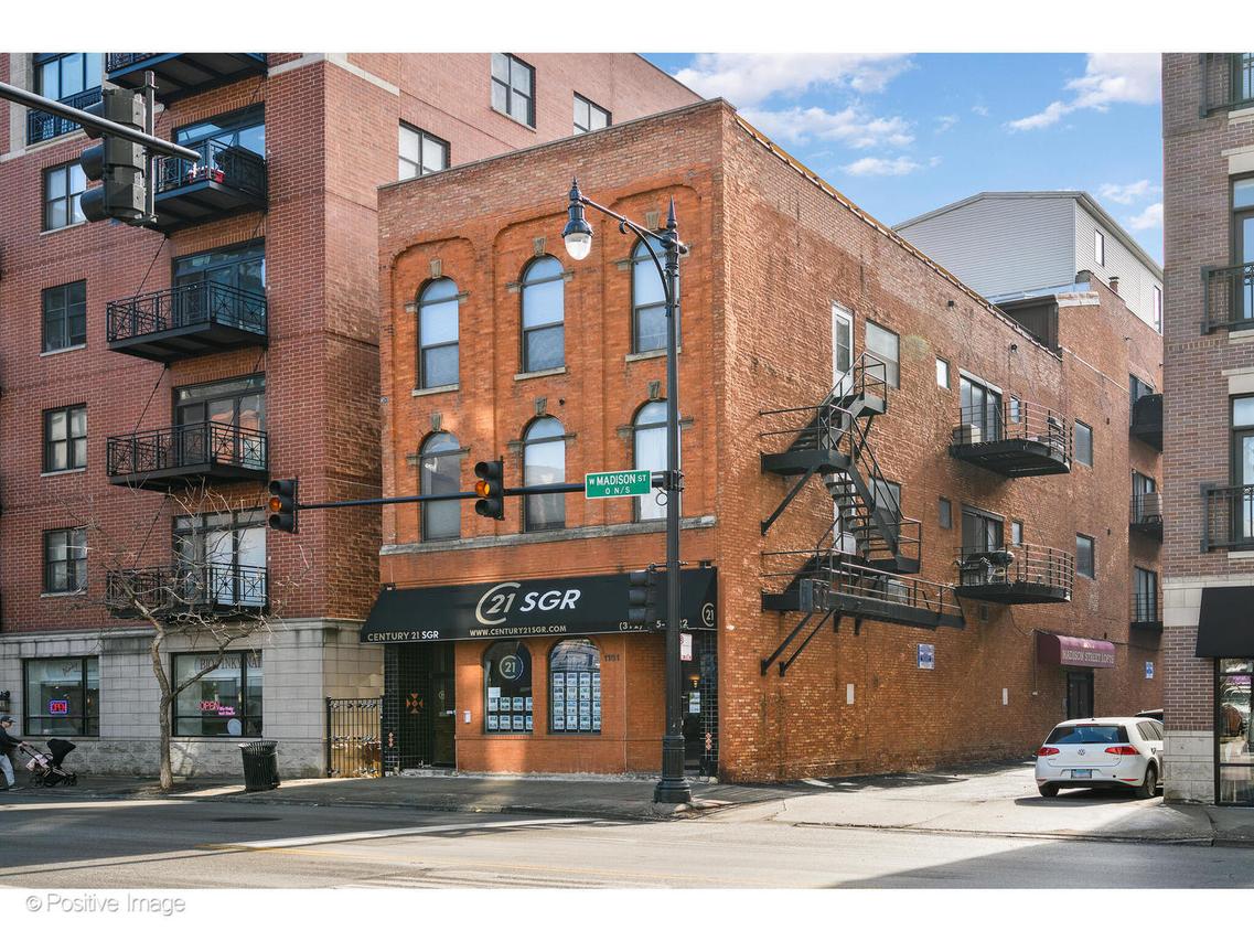 1161 W Madison St. #4S, Chicago, IL 60607