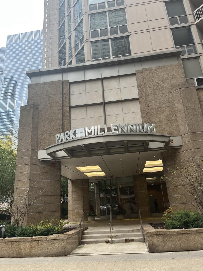 222 N Columbus Dr. #406, Chicago, IL 60601