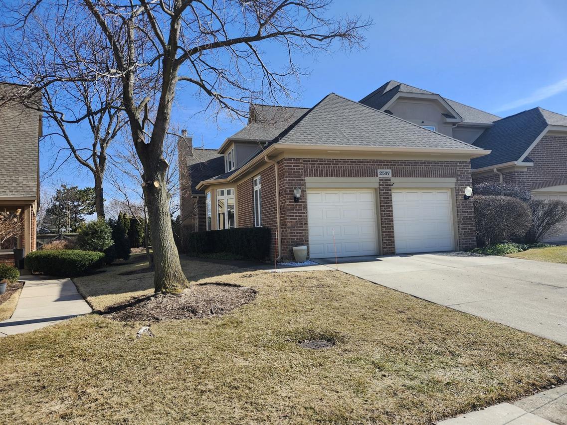 2537 Windrush Ln., Northbrook, IL 60062