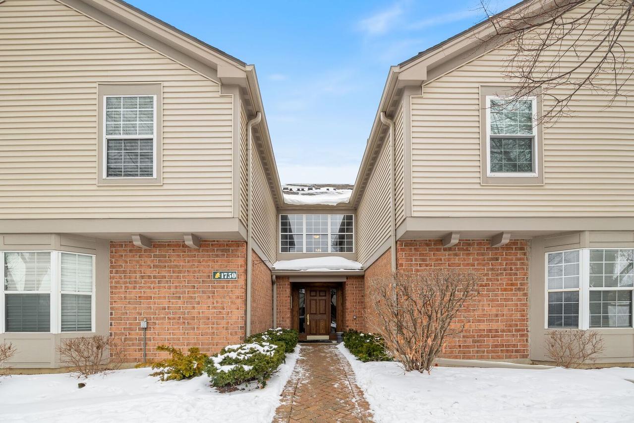 1750 Sleepy Hollow Ct. #3, Schaumburg, IL 60195