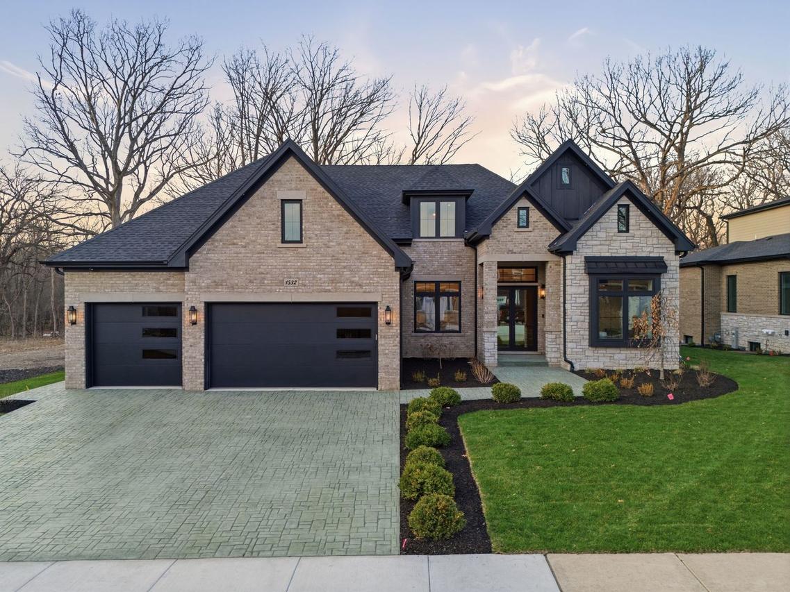 1532 Linden Cir., Lemont, IL 60439