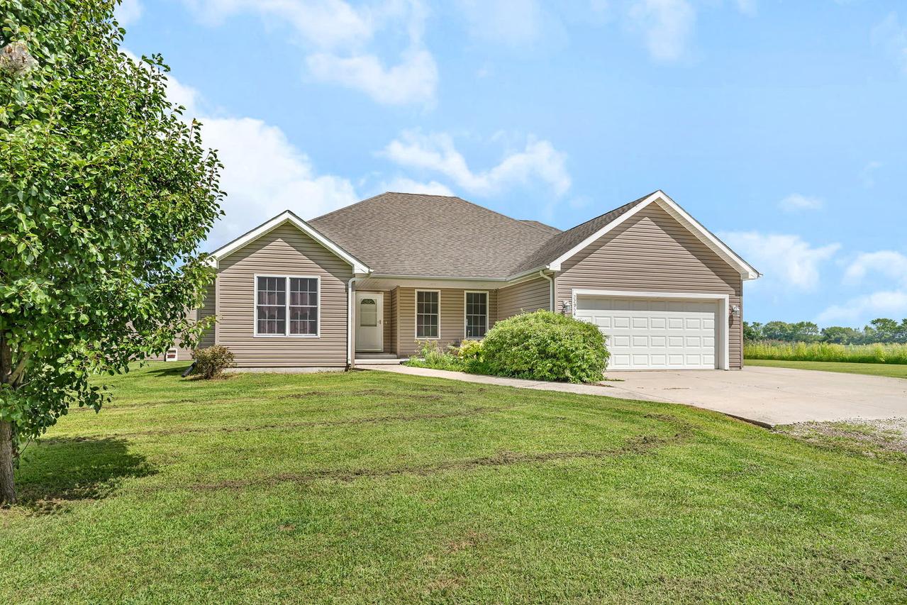 22954 Mcguire Rd., Wilmington, IL 60481