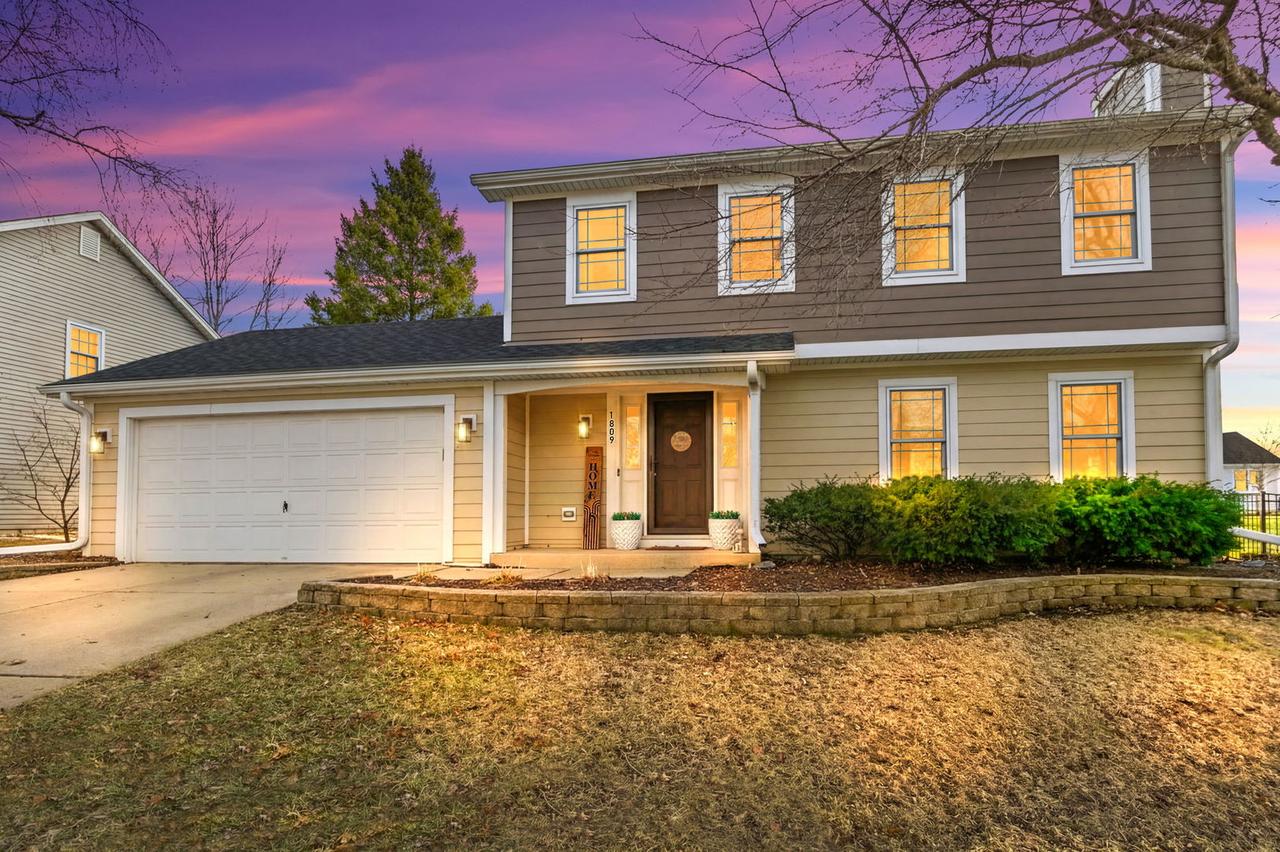 1809 Cambridge Dr., St. Charles, IL 60174