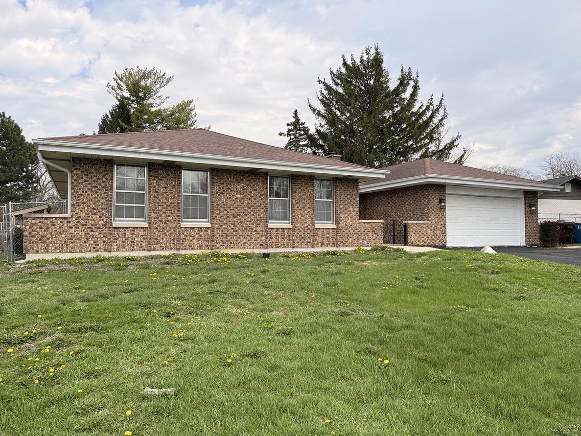 823 Bradoc St., Chicago Heights, IL 60411