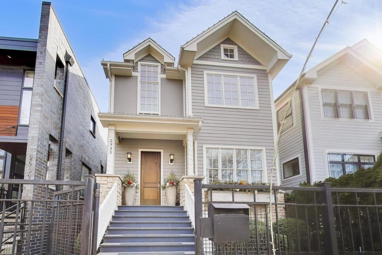 2935 N Seeley Ave., Chicago, IL 60618