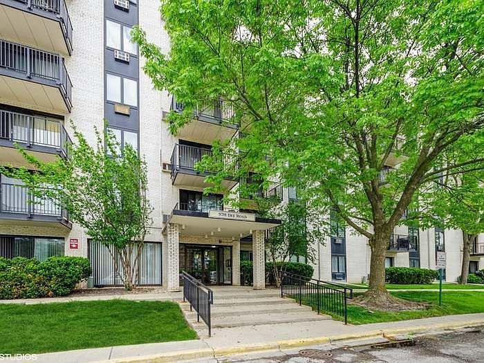 9701 N Dee Rd. #6M, Niles, IL 60714