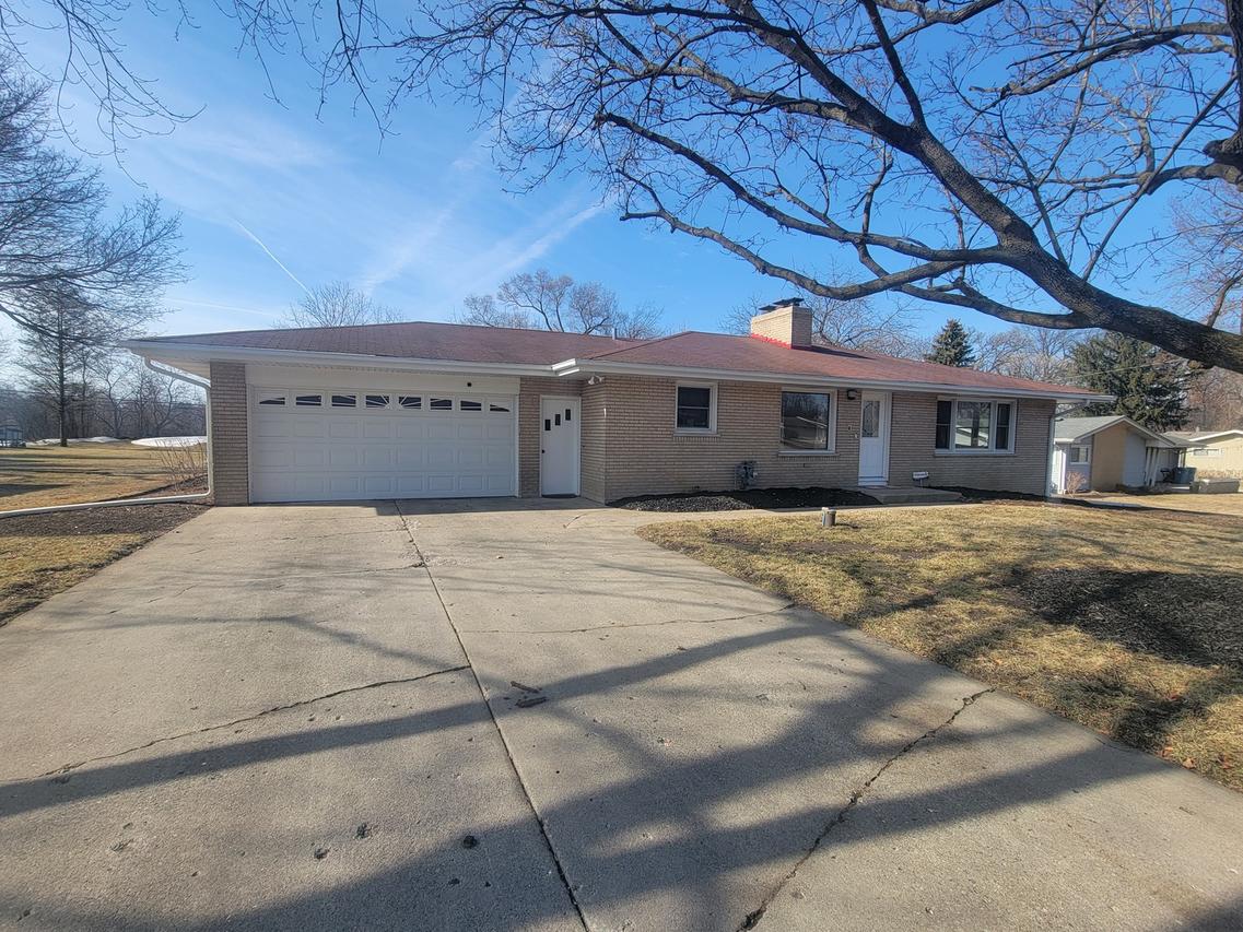 11N958 Almora Ter., Elgin, IL 60124