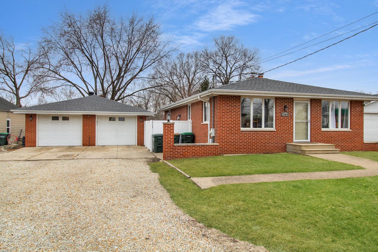 25010 S Canal St., Channahon, IL 60410