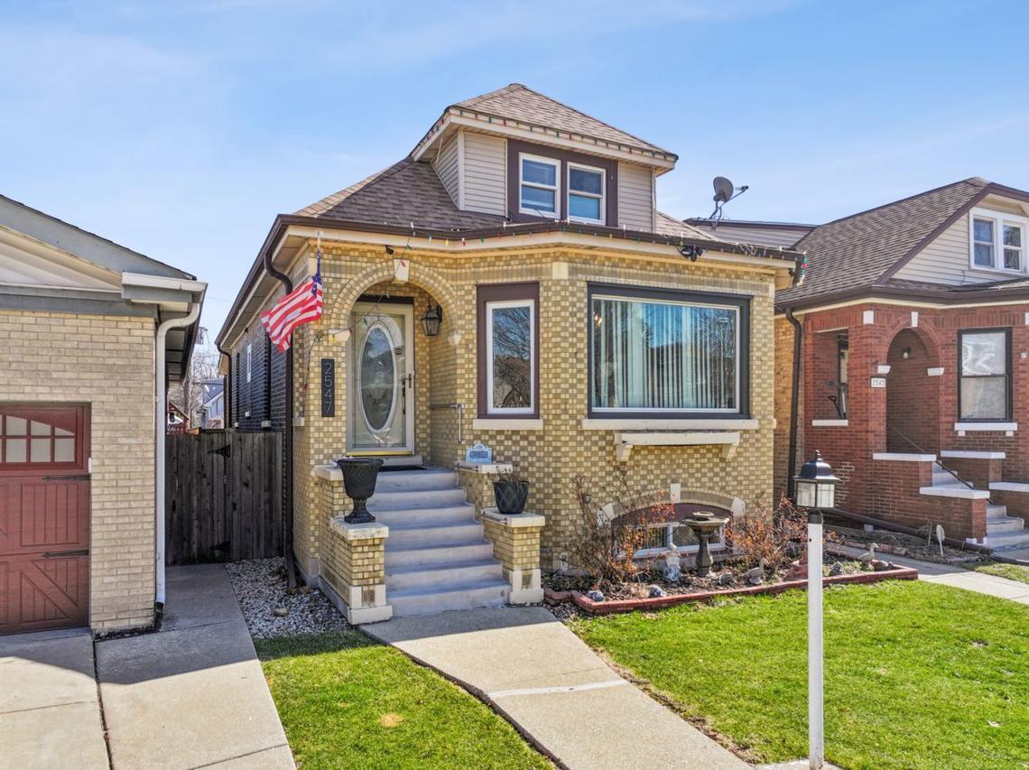 2547 Davisson St., River Grove, IL 60171