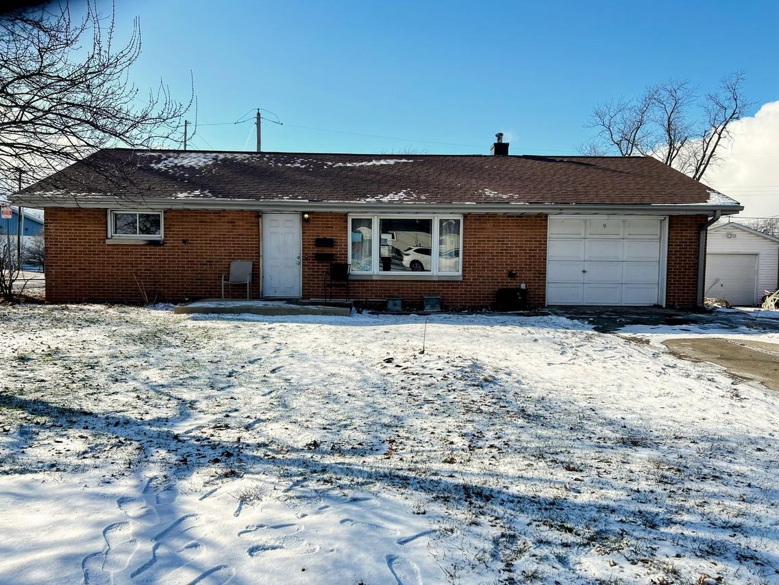 9 Cottonwood St., Bloomington, IL 61701