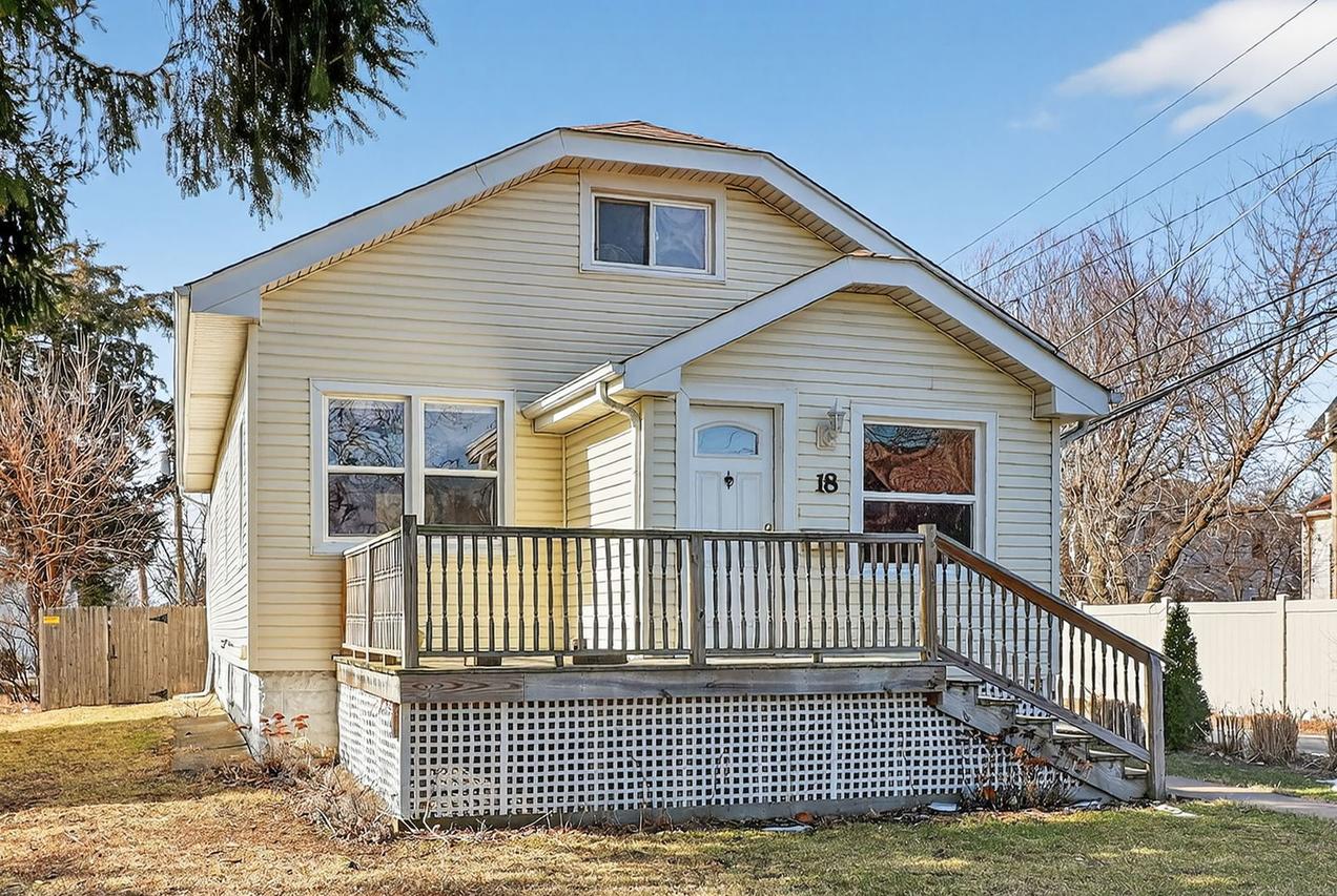 18 S Hudson St., Westmont, IL 60559