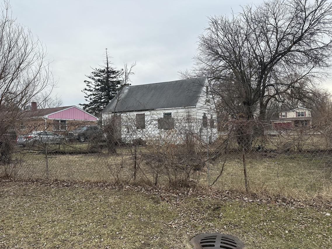 3744 W 137th St., Robbins, IL 60472