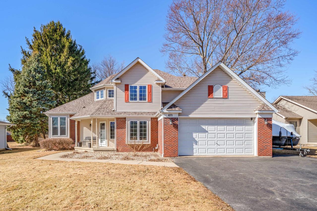 671 Lasalle Dr., Lake Holiday, IL 60552