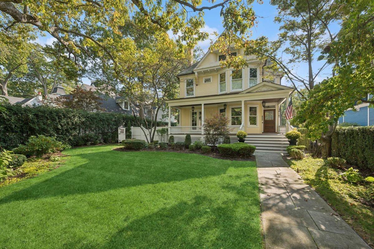 815 Lake Ave., Wilmette, IL 60091
