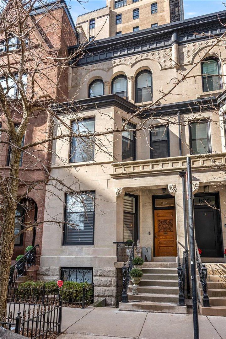 1304 N Ritchie Ct., Chicago, IL 60610