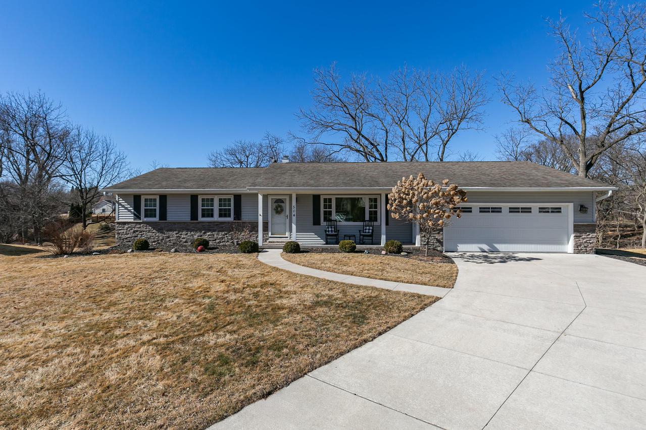 504 E 9th Avenue Ct., Coal Valley, IL 61240