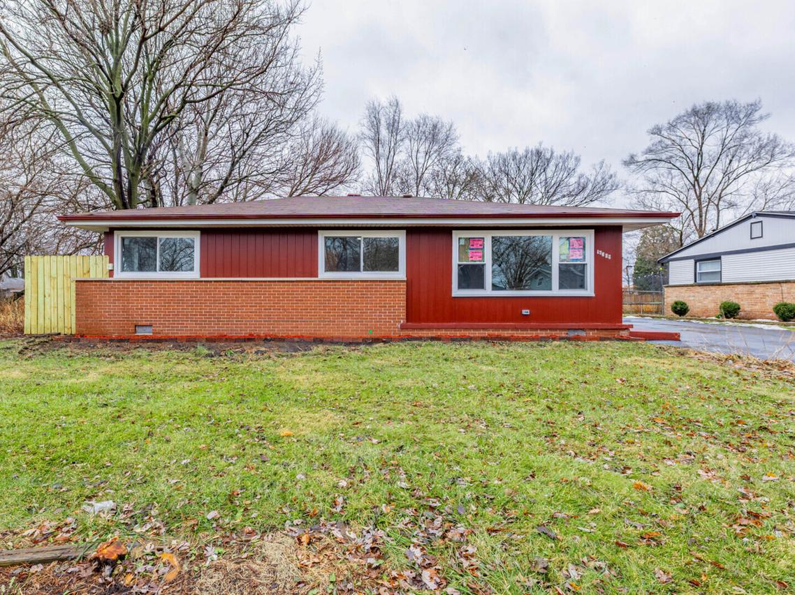 16309 Plymouth Dr., Markham, IL 60428