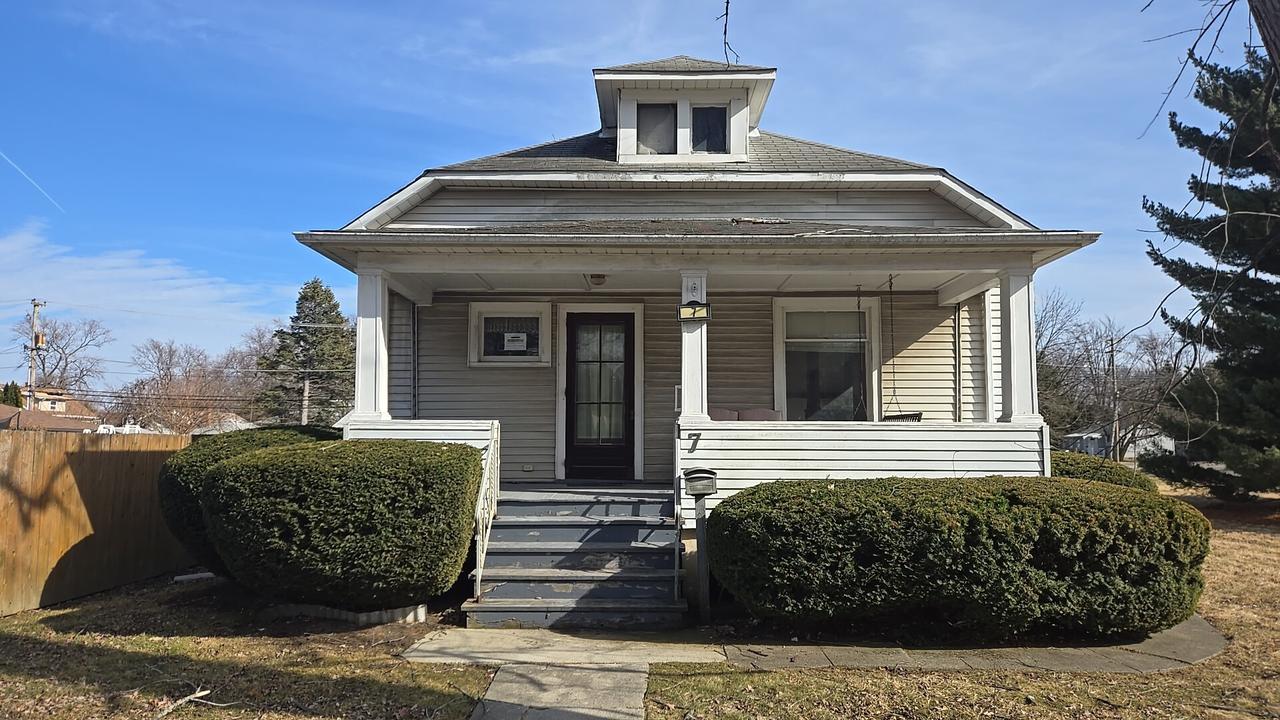 7 N State St., Glenwood, IL 60425