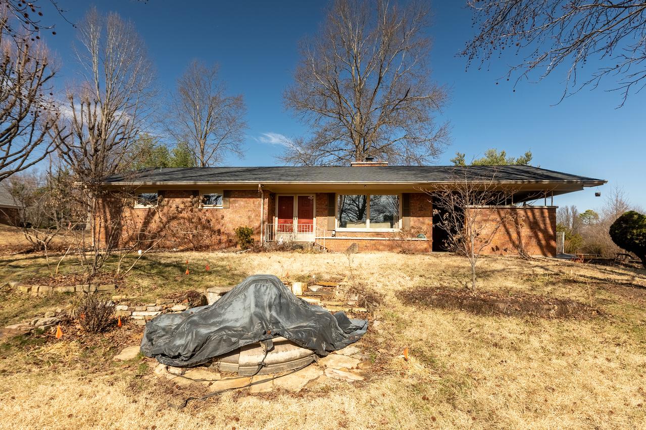 220 Kane Dr., Herrin, IL 62948