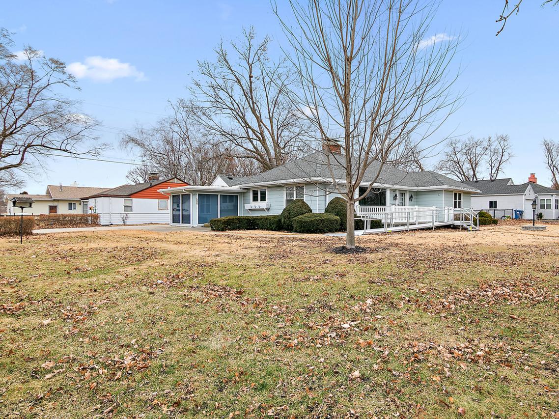 600 E Mulberry St., Watseka, IL 60970