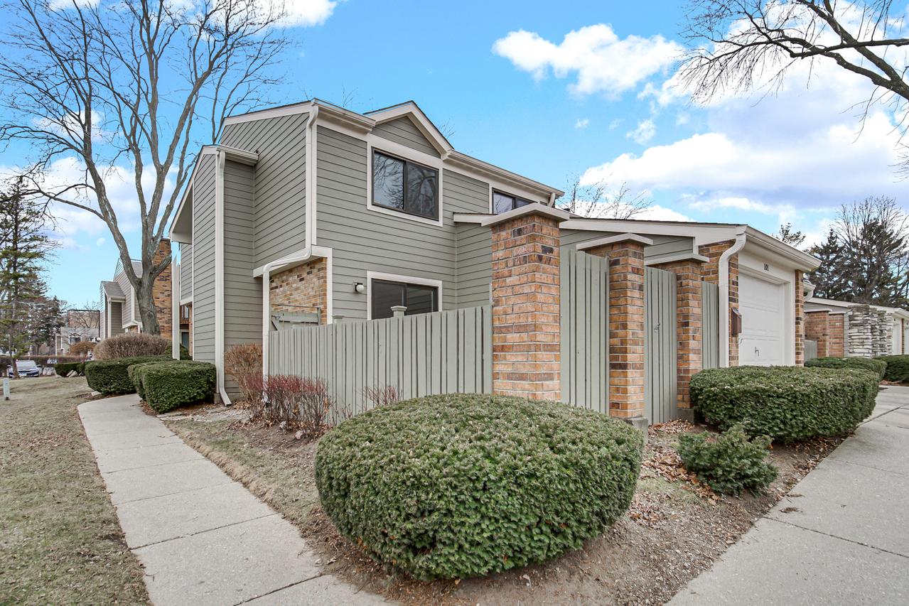 101 W Brighton Pl., Mount Prospect, IL 60056
