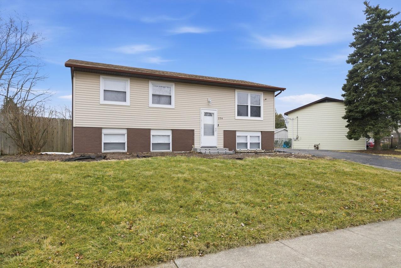 234 Malibu Dr., Bolingbrook, IL 60440