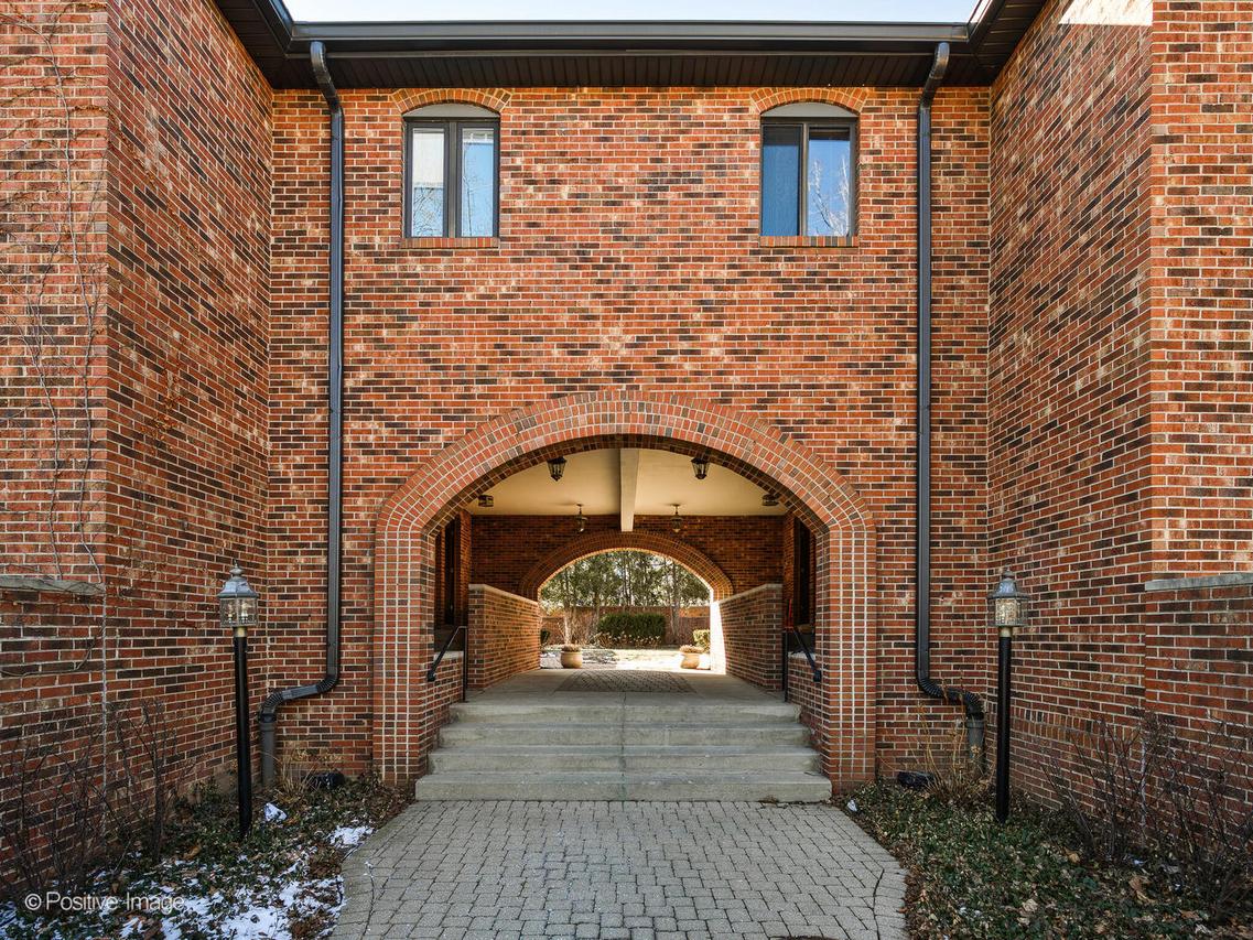 1910 N Larrabee St., Chicago, IL 60614